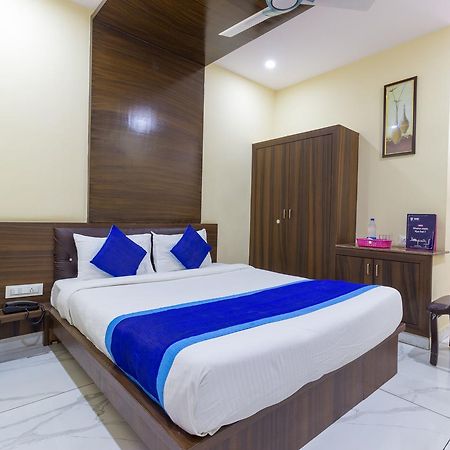 Hotel Oyo 7627 Royal Plaza Hyderabad Exterior foto