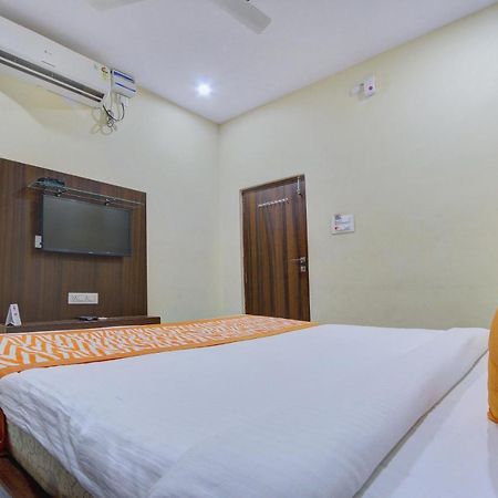 Hotel Oyo 7627 Royal Plaza Hyderabad Exterior foto