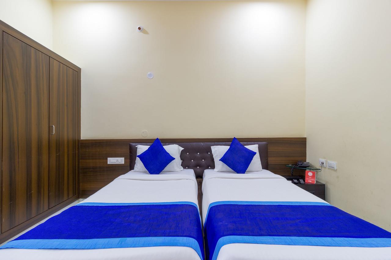 Hotel Oyo 7627 Royal Plaza Hyderabad Exterior foto