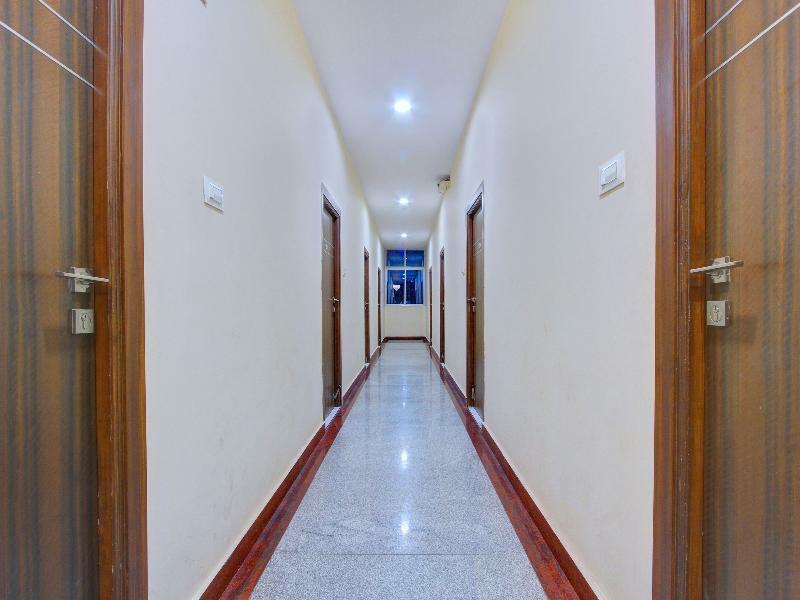 Hotel Oyo 7627 Royal Plaza Hyderabad Exterior foto